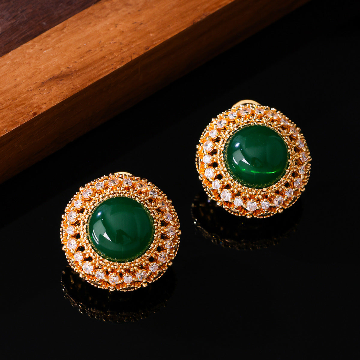 Chinoiserie Green Stone Halo Earrings| Light Luxury Vintage Studs